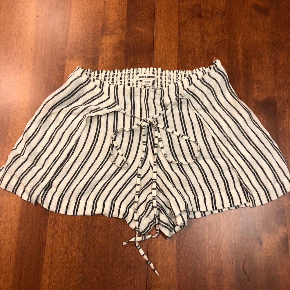 Billabong soft shorts size M